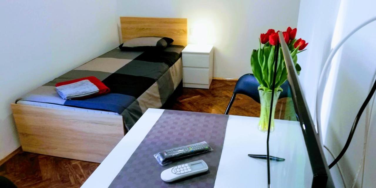 Zpula Center Apartments And Rooms Ngoại thất bức ảnh