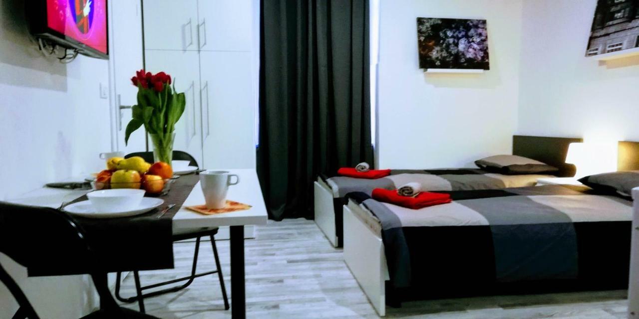 Zpula Center Apartments And Rooms Ngoại thất bức ảnh