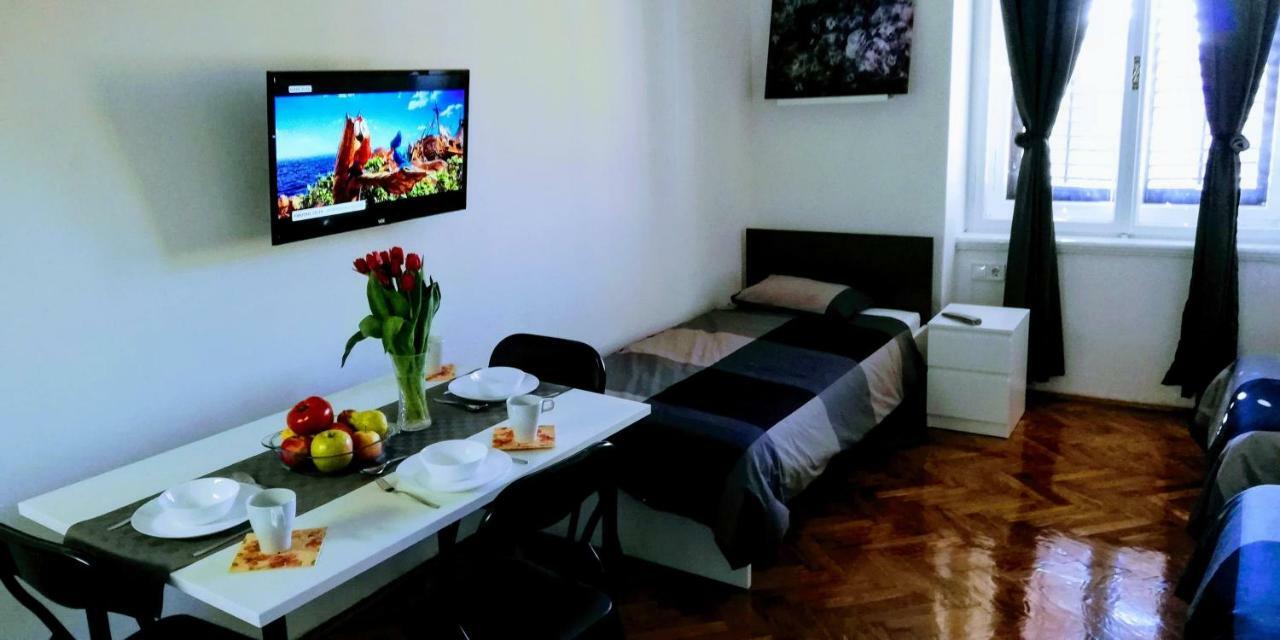 Zpula Center Apartments And Rooms Ngoại thất bức ảnh
