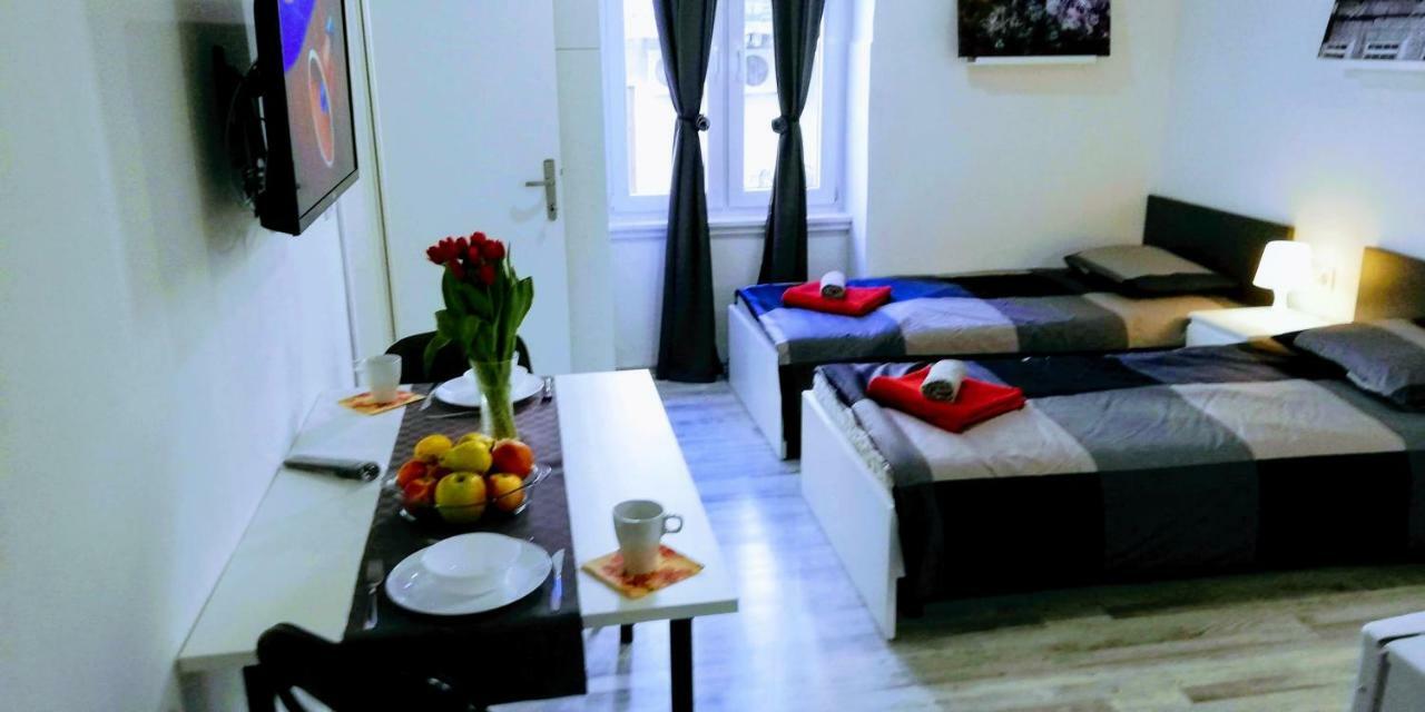 Zpula Center Apartments And Rooms Ngoại thất bức ảnh
