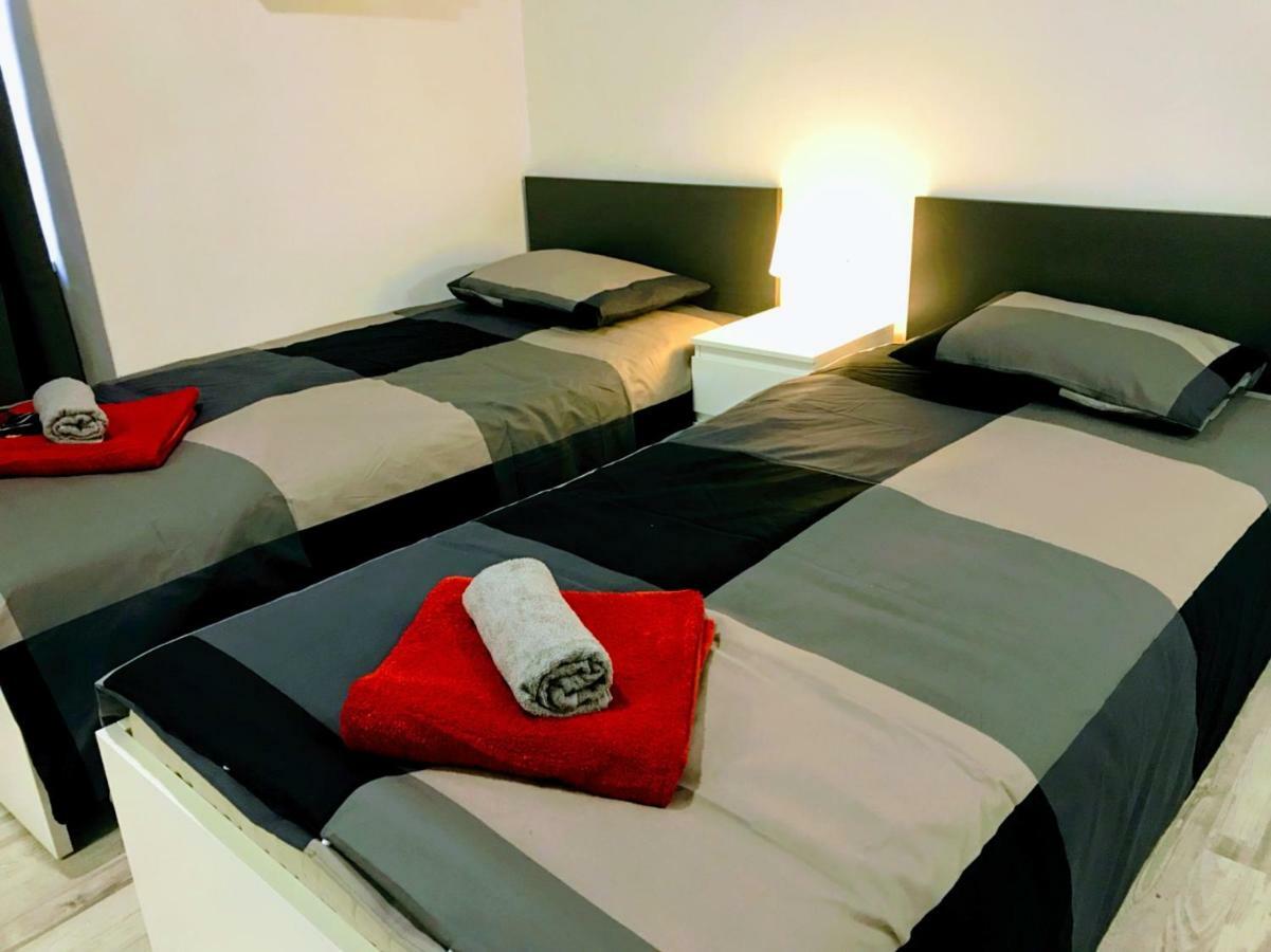 Zpula Center Apartments And Rooms Ngoại thất bức ảnh