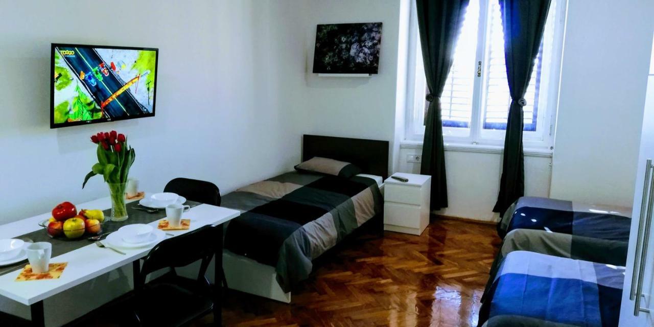 Zpula Center Apartments And Rooms Ngoại thất bức ảnh