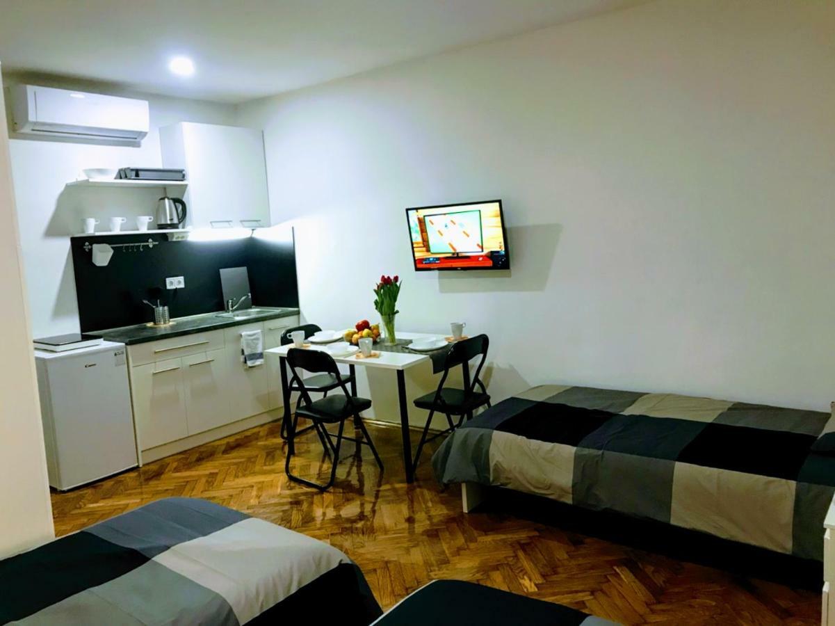 Zpula Center Apartments And Rooms Ngoại thất bức ảnh