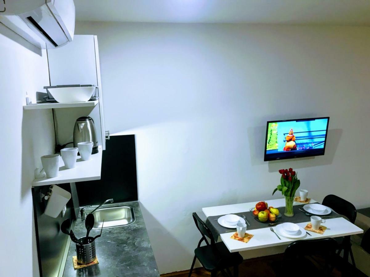 Zpula Center Apartments And Rooms Ngoại thất bức ảnh