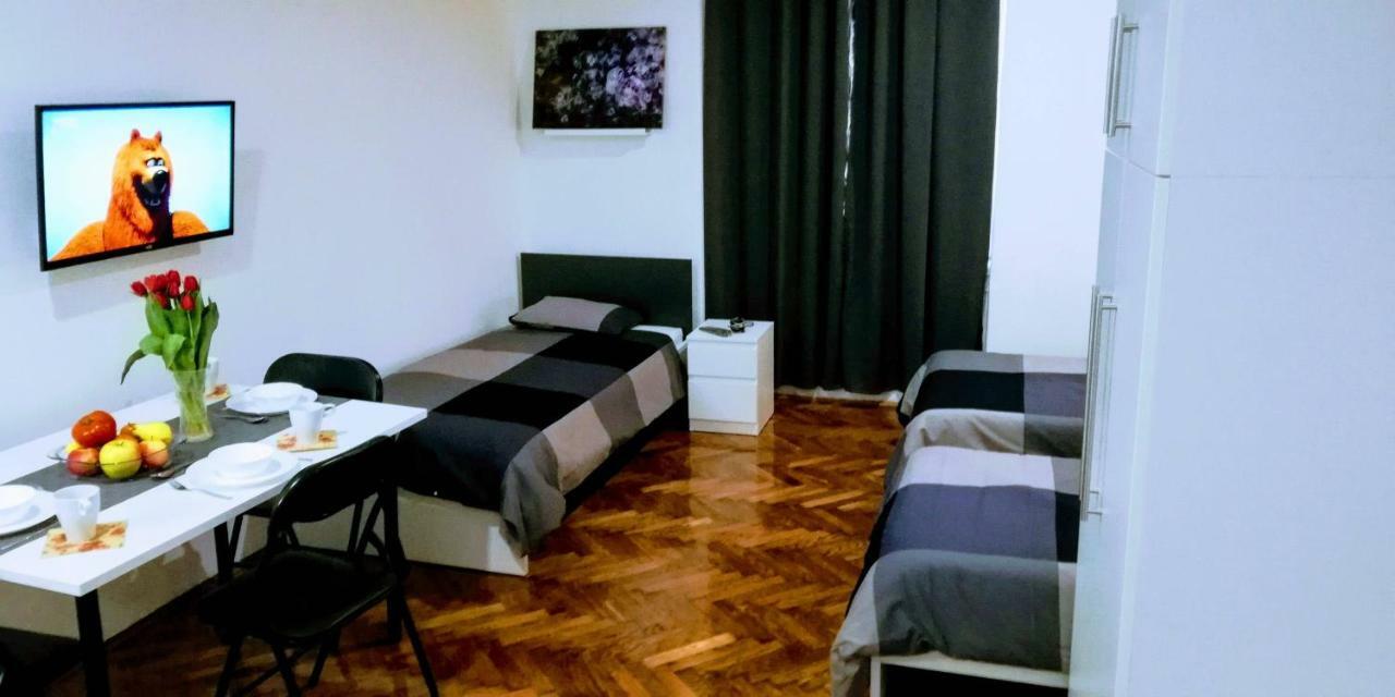 Zpula Center Apartments And Rooms Ngoại thất bức ảnh
