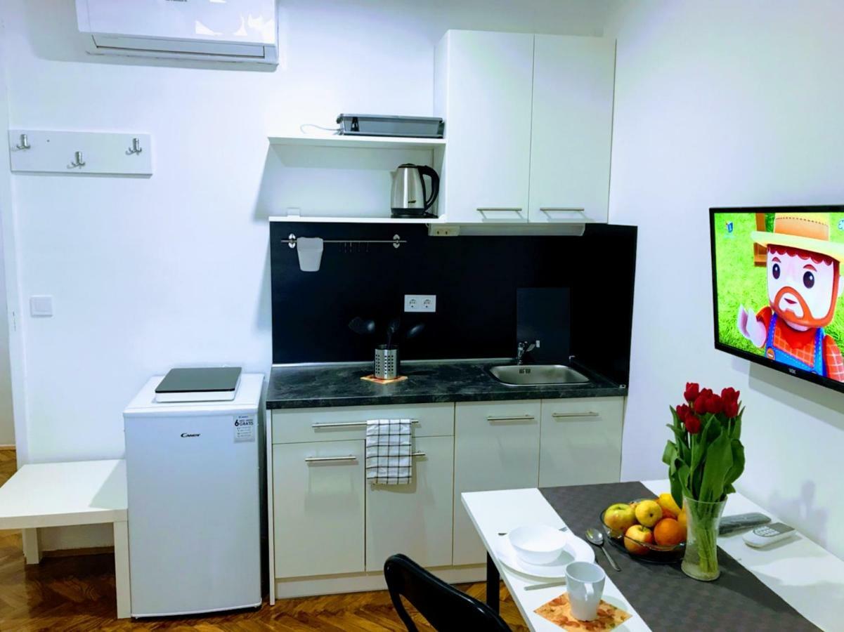 Zpula Center Apartments And Rooms Ngoại thất bức ảnh