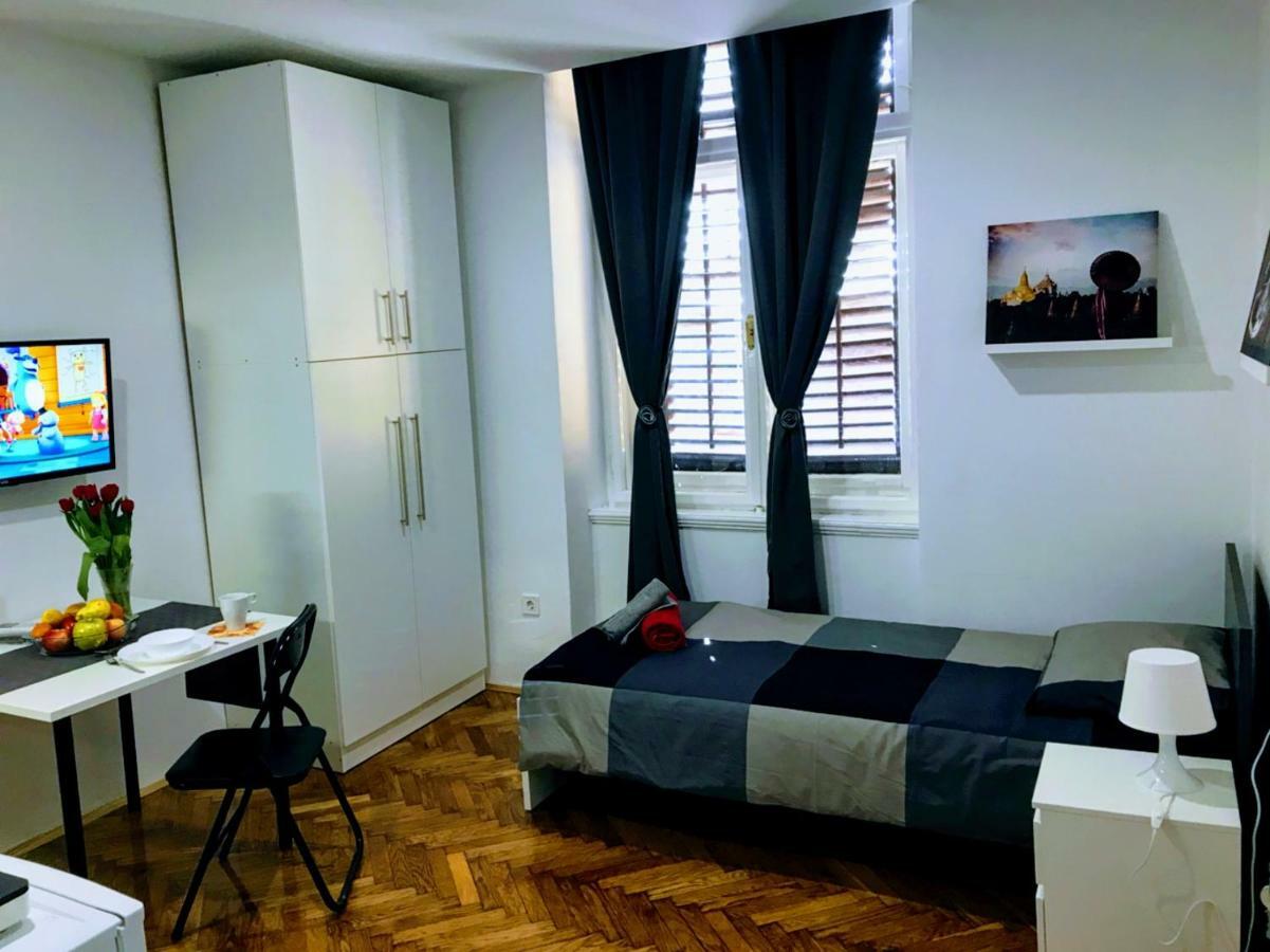 Zpula Center Apartments And Rooms Ngoại thất bức ảnh