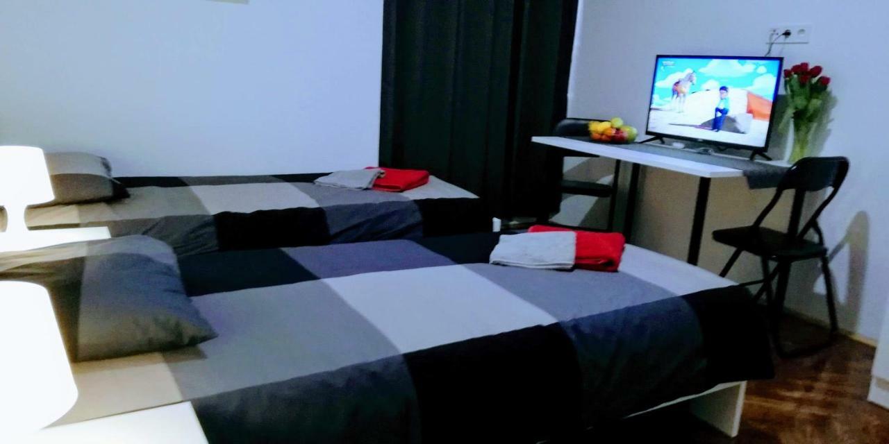 Zpula Center Apartments And Rooms Ngoại thất bức ảnh
