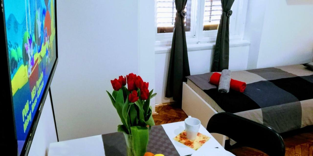 Zpula Center Apartments And Rooms Ngoại thất bức ảnh