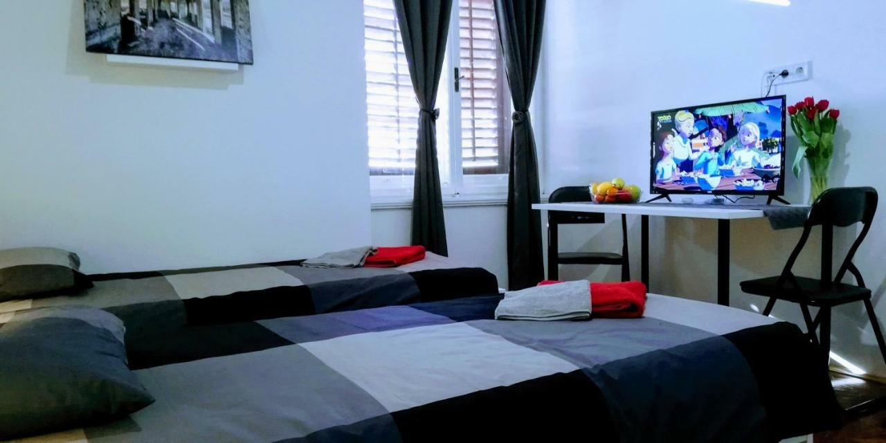 Zpula Center Apartments And Rooms Ngoại thất bức ảnh