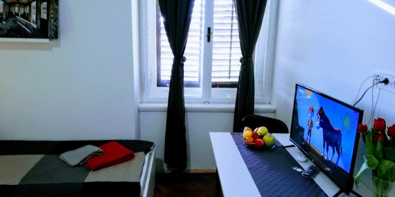 Zpula Center Apartments And Rooms Ngoại thất bức ảnh